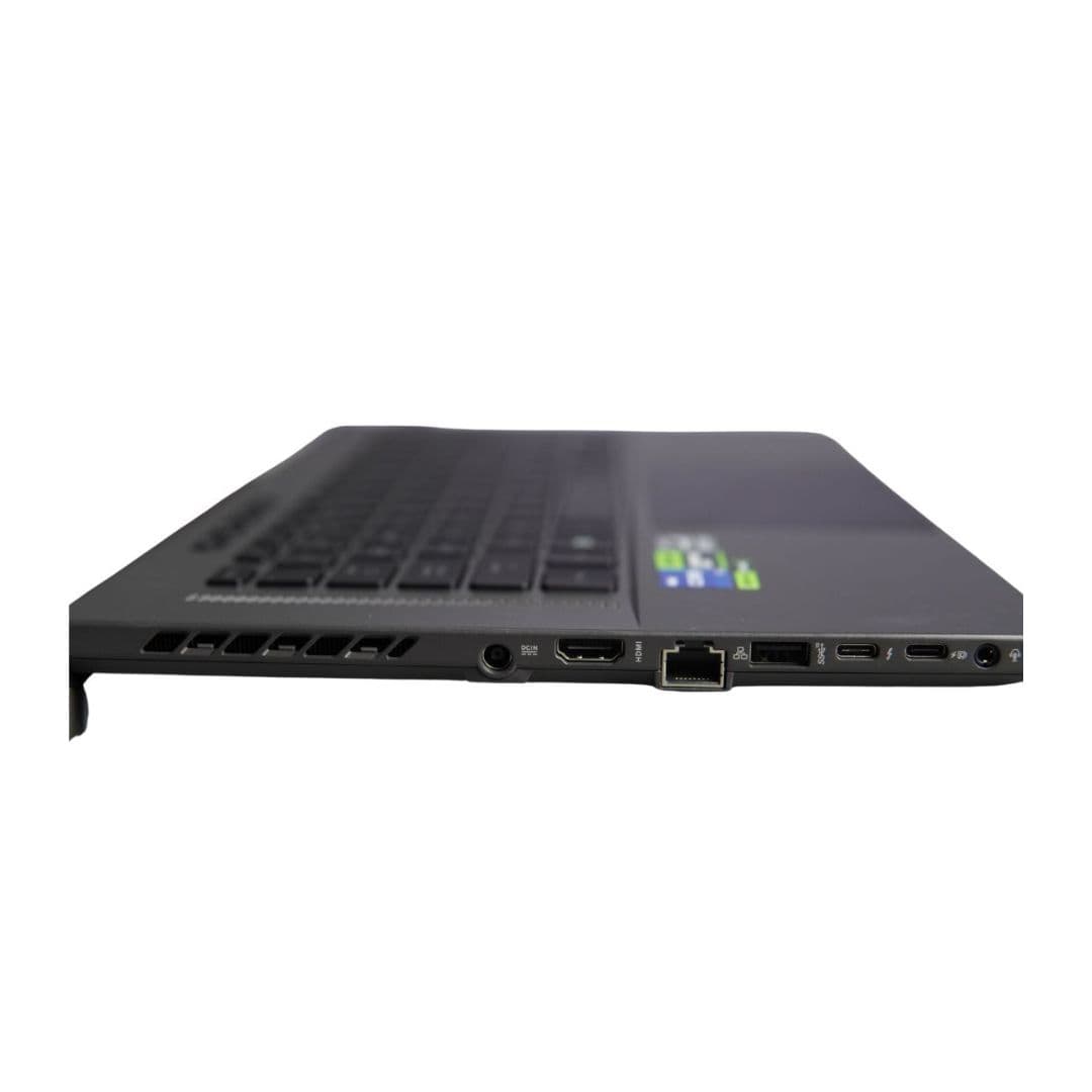 asus rog zephyrus g16 gaming port view